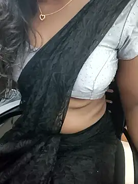 Snapshot of Tamilmallu-duskygirl03 chatting on March 15, 2026, 5:30 pm Tamilmallu-duskygirl03 online show from March 15, 2026, 5:30 pm