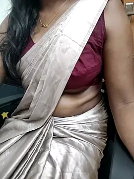 Snapshot of Tamilmallu-duskygirl03 chatting on April 7, 2026, 6:58 am Tamilmallu-duskygirl03 online show from April 7, 2026, 6:58 am