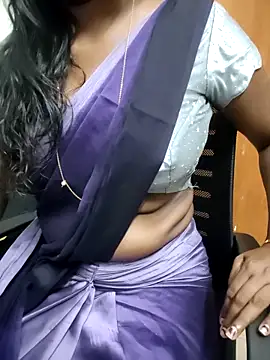 Snapshot of Tamilmallu-duskygirl03 chatting on April 8, 2026, 5:24 pm Tamilmallu-duskygirl03 online show from April 8, 2026, 5:24 pm