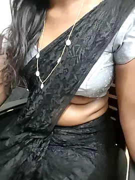 Snapshot of Tamilmallu-duskygirl03 chatting on April 10, 2026, 5:01 am Tamilmallu-duskygirl03 online show from April 10, 2026, 5:01 am