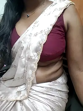 Snapshot of Tamilmallu-duskygirl03 chatting on July 8, 2026, 5:23 am Tamilmallu-duskygirl03 online show from July 8, 2026, 5:23 am
