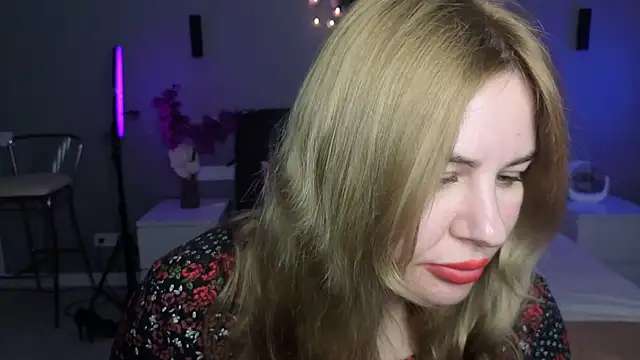 Snapshot of Passion-Blondy chatting on May 7, 2026, 6:24 pm Passion-Blondy online show from May 7, 2026, 6:24 pm
