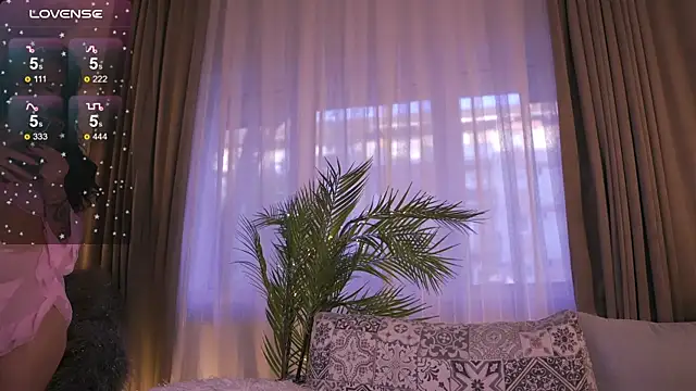 JessicaVerse online show from April 12, 2026, 4:50 am