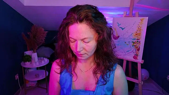 AuroraBorealis   online show from November 4, 2025, 6:34 am