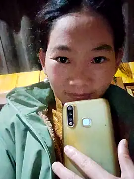 gio-thu online show from December 16, 2025, 1:49 pm