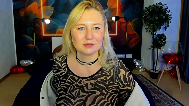 scent  of woman online show from May 18, 2026, 1:35 am