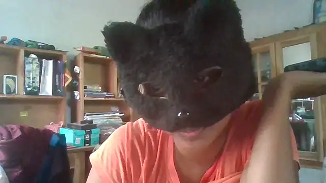 Nora-2003 online show from April 10, 2026, 3:23 am