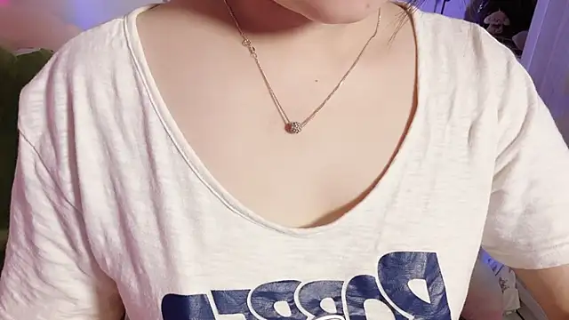 Snapshot of BeChinh_Lee chatting on April 6, 2026, 2:51 pm BeChinh Lee online show from April 6, 2026, 2:51 pm