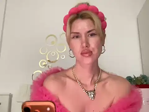 Snapshot of Ilymaris chatting on February 10, 2026, 12:37 am Ilymaris online show from February 10, 2026, 12:37 am