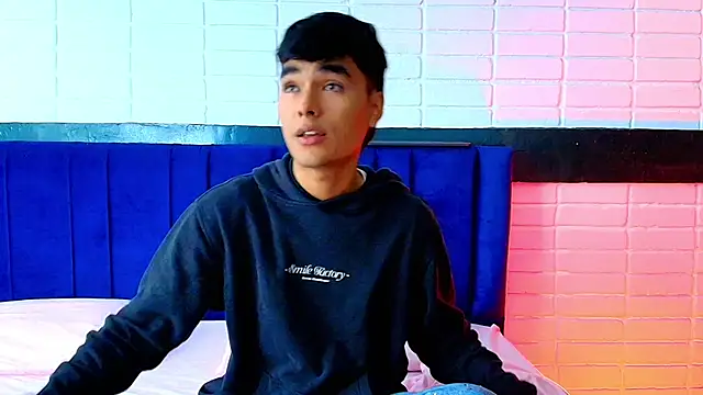 Snapshot of AngelduzZzt chatting on October 18, 2025, 12:50 pm AngelduzZzt online show from October 18, 2025, 12:50 pm