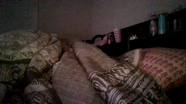 Snapshot of dezzidavill chatting on February 22, 2026, 3:18 am dezzidavill online show from February 22, 2026, 3:18 am