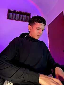 tylernova online show from November 4, 2025, 4:11 am