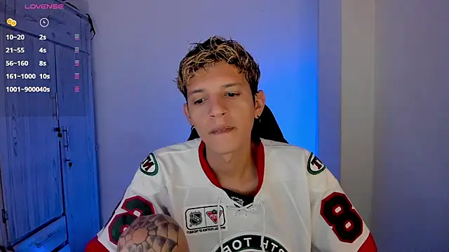 tylernova online show from April 10, 2026, 3:12 am