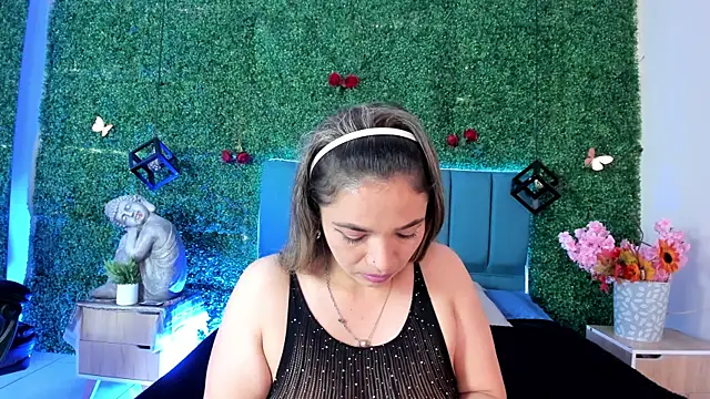 Kiaraa88 online show from July 1, 2026, 8:30 pm