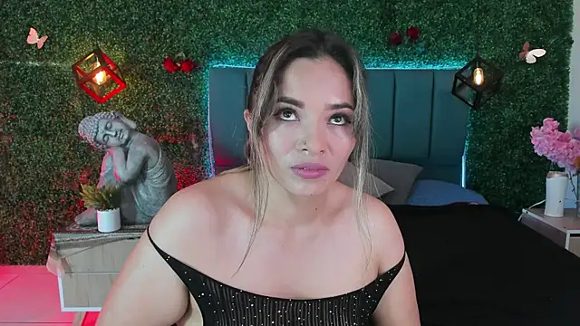 Kiaraa88 online show from July 16, 2026, 8:37 pm