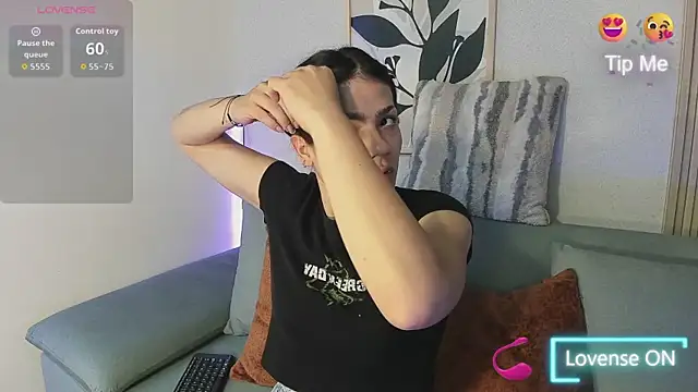 KassMonroe online show from April 7, 2026, 7:36 pm