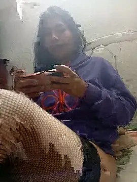 Adriana 20 online show from November 21, 2025, 3:16 am