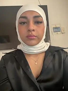 Snapshot of CelestSkyy chatting on October 18, 2025, 7:58 pm CelestSkyy online show from October 18, 2025, 7:58 pm