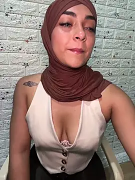 Snapshot of CelestSkyy chatting on December 3, 2025, 8:40 pm CelestSkyy online show from December 3, 2025, 8:40 pm