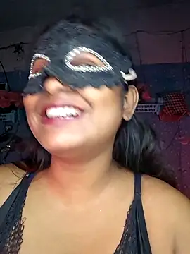 Snapshot of Sweet-Maddlina chatting on May 7, 2026, 2:39 am Sweet-Maddlina online show from May 7, 2026, 2:39 am