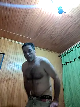 Snapshot of Tophe1 chatting on October 21, 2025, 7:31 am Tophe1 online show from October 21, 2025, 7:31 am