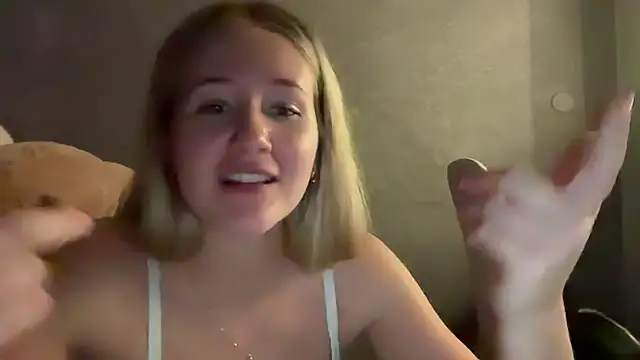 Snapshot of itssosierra chatting on July 2, 2026, 3:23 am itssosierra online show from July 2, 2026, 3:23 am