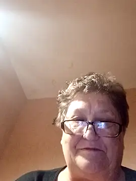 Katherine735 online show from November 19, 2025, 9:59 pm