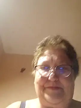 Snapshot of Katherine735 chatting on May 3, 2026, 8:59 pm Katherine735 online show from May 3, 2026, 8:59 pm