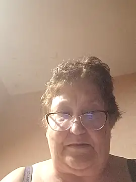 Snapshot of Katherine735 chatting on May 27, 2026, 11:57 pm Katherine735 online show from May 27, 2026, 11:57 pm