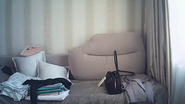 MoodieMira online show from March 11, 2026, 1:50 pm