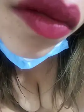 FATIFATIMOROC online show from April 3, 2026, 10:41 pm