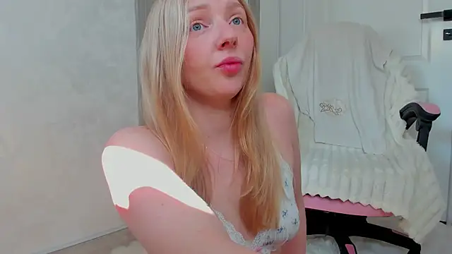 Snapshot of SundyRose chatting on June 21, 2026, 6:16 am SundyRose online show from June 21, 2026, 6:16 am