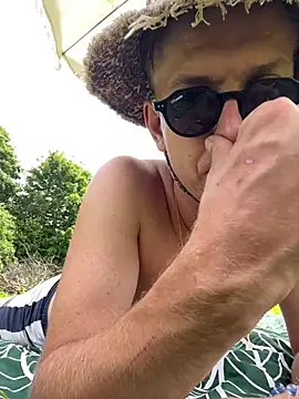 kinkyalecx online show from July 15, 2026, 11:37 am