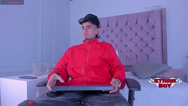 Snapshot of Ethan_Boy_ chatting on December 1, 2025, 8:58 pm Ethan Boy online show from December 1, 2025, 8:58 pm