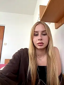 RemyStyles online show from October 24, 2025, 2:35 pm