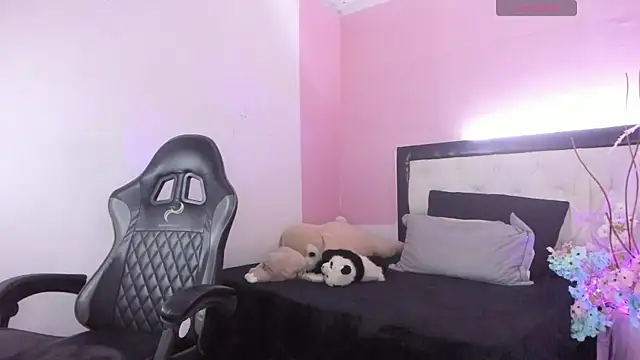 Barbieteeen online show from April 16, 2026, 5:30 am