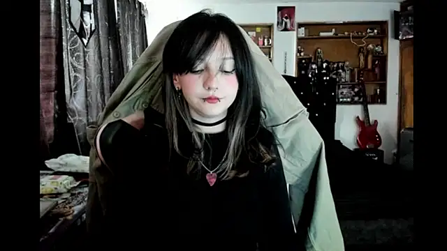 Maki Zein  online show from February 7, 2026, 8:23 pm