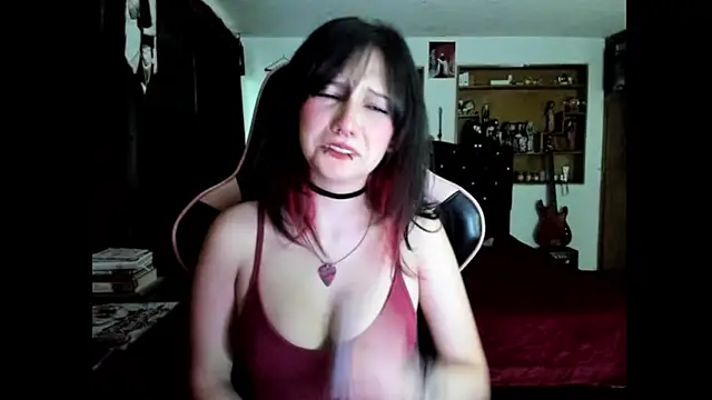 Maki Zein  online show from April 2, 2026, 11:13 pm