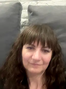 Butterfly8385 online show from October 28, 2025, 7:49 pm