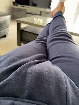 Snapshot of FrenchChibreur chatting on October 10, 2025, 1:43 pm FrenchChibreur online show from October 10, 2025, 1:43 pm