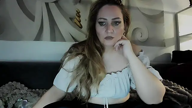 88  callmemadam  88 online show from November 15, 2025, 8:38 pm