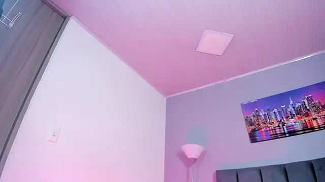 paulacastilla online show from October 30, 2025, 3:24 pm