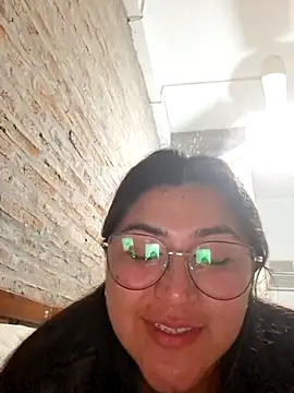 Snapshot of morenalatinaa chatting on April 17, 2026, 4:26 am morenalatinaa online show from April 17, 2026, 4:26 am