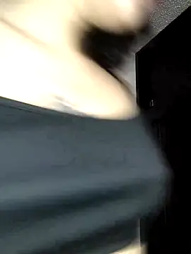 issa bunny online show from October 17, 2025, 7:16 pm