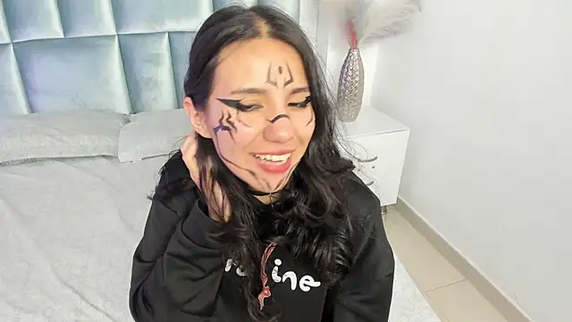 HollyPeach online show from April 17, 2026, 7:39 pm