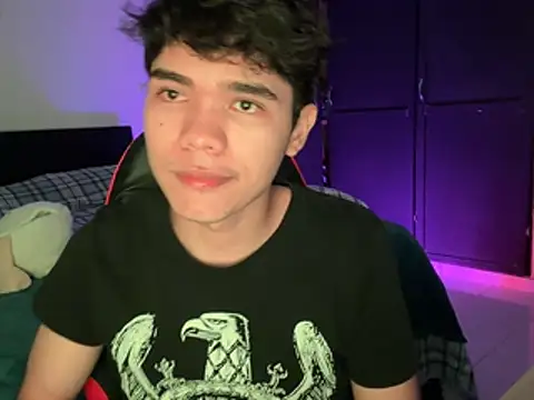 Im Camii online show from April 12, 2026, 6:24 pm