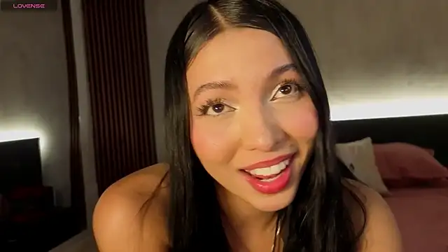 Snapshot of danna_peters chatting on May 3, 2026, 12:00 pm danna peters online show from May 3, 2026, 12:00 pm