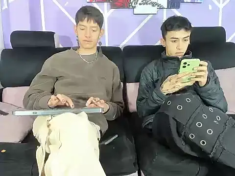 heyy noah11 online show from April 11, 2026, 1:37 pm