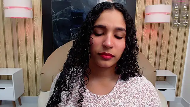 Snapshot of Belindamuller chatting on February 6, 2026, 11:19 pm Belindamuller online show from February 6, 2026, 11:19 pm