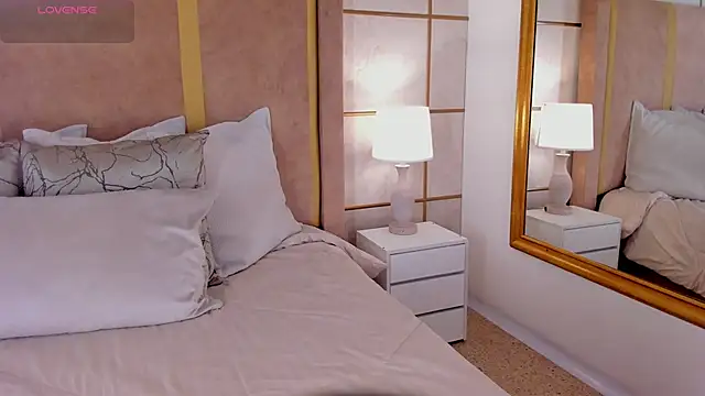 lyrabellini online show from February 25, 2026, 11:20 am